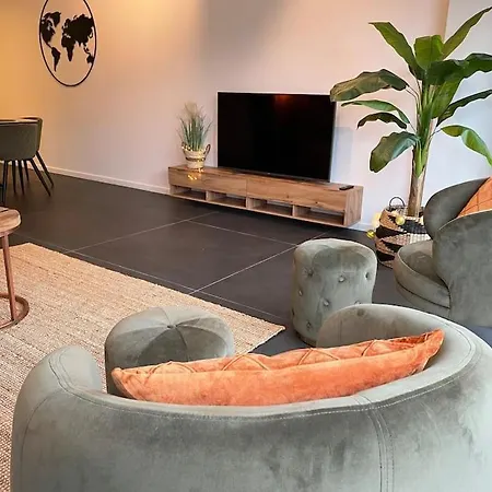 Chic, Luxe Loftstijl In Appartement