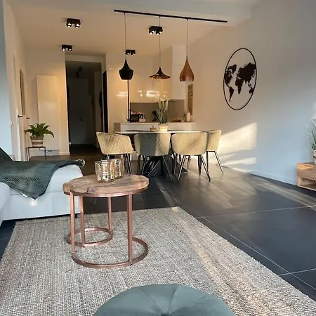 Chic, Luxe Loftstijl In Oostende